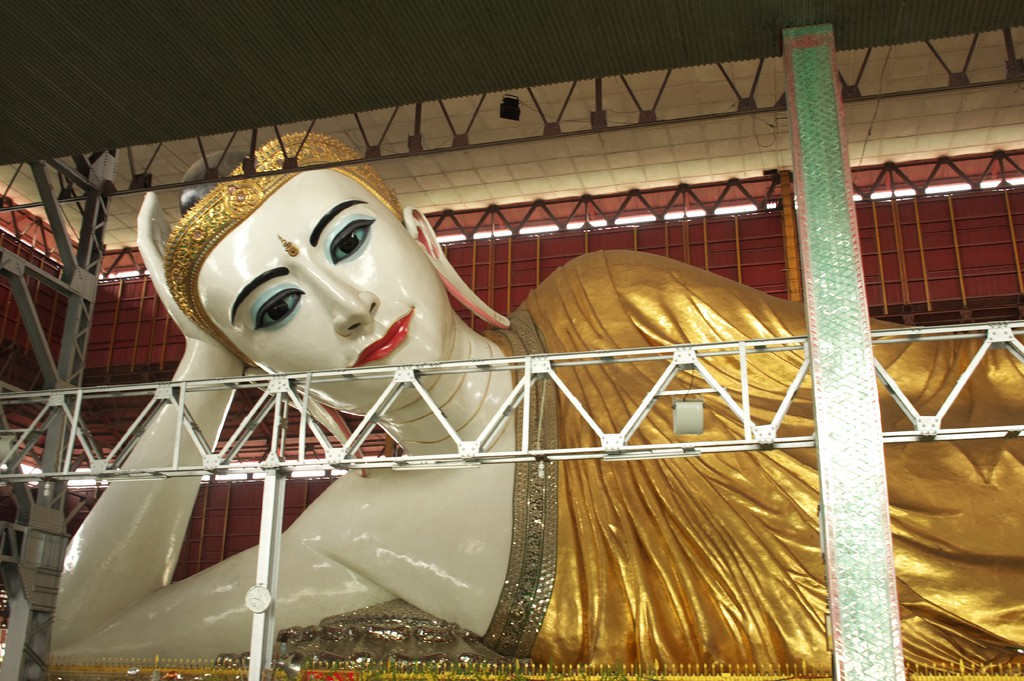 Histry_Reclining Buddha at Chaukhtatgyi Paya01